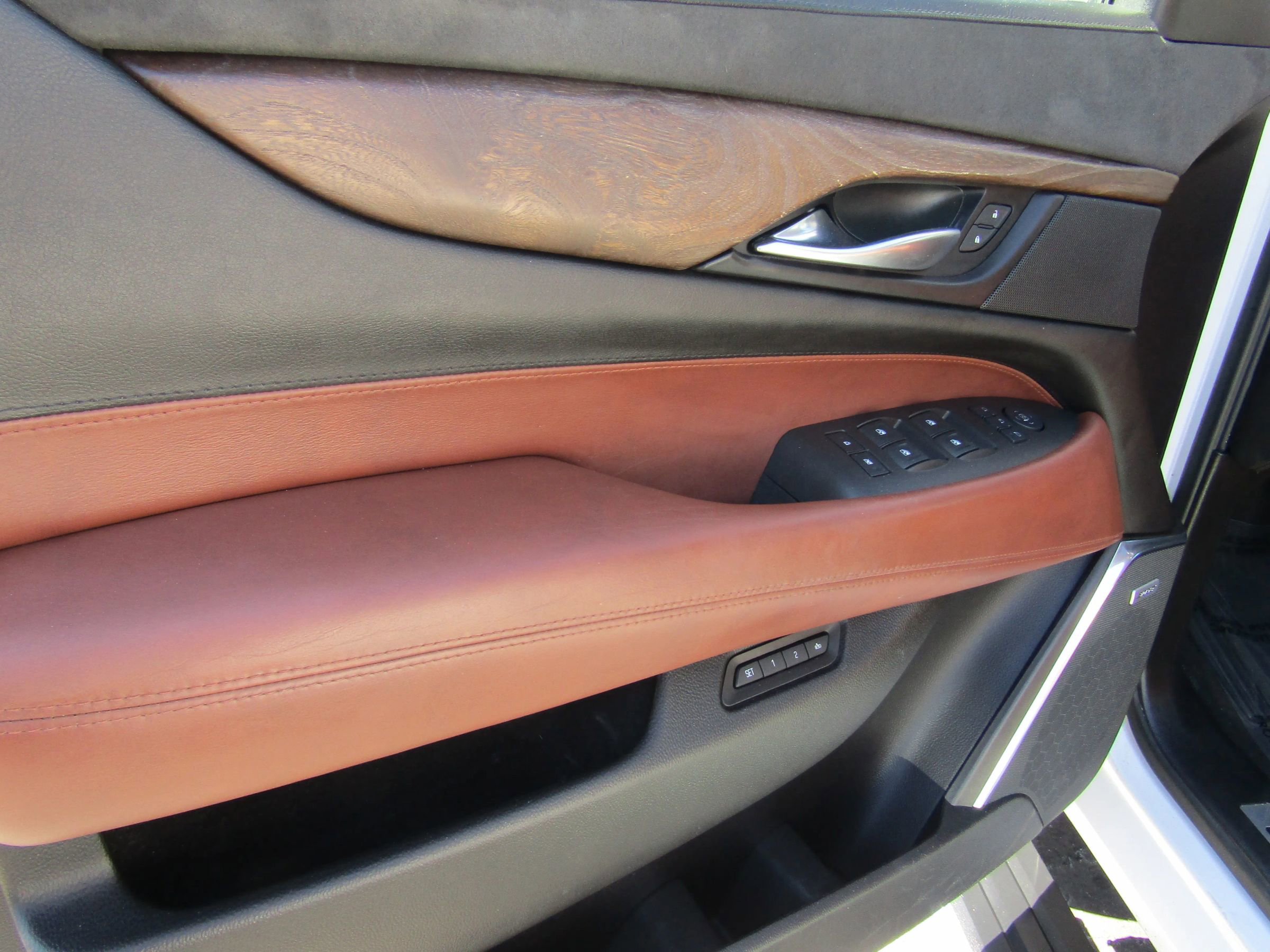 Used 2017 Cadillac Escalade Premium Luxury image 21