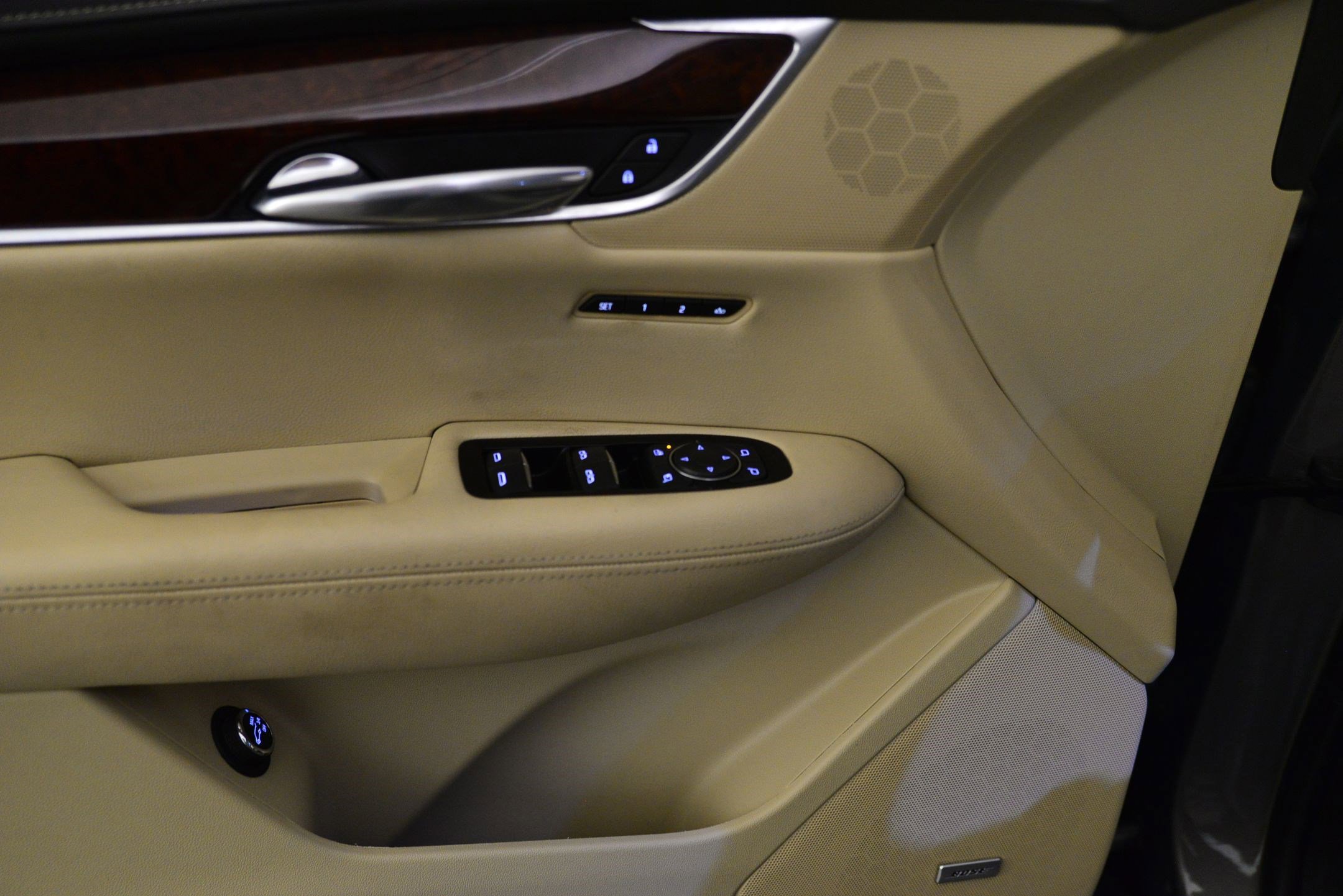 Used 2018 Cadillac XT5 Luxury w/ Driver Awareness Package image 26