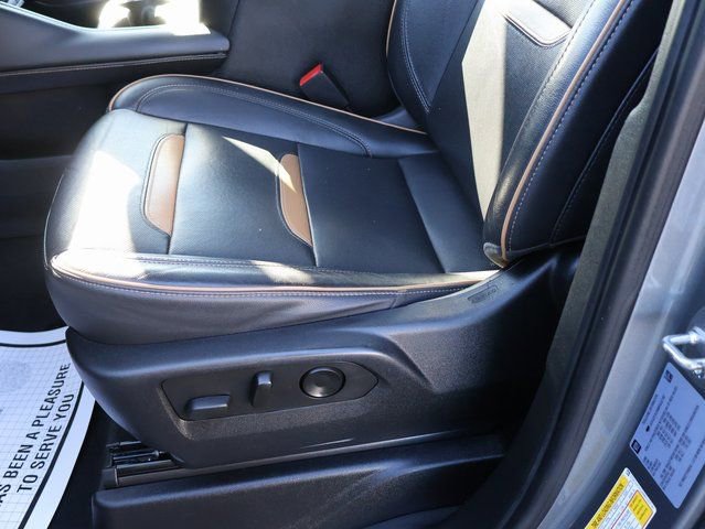 Used 2021 GMC Yukon AT4 w/ Technology Package image 41