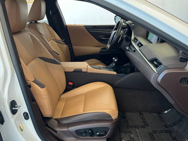Used 2021 Lexus ES 300h w/ Accessory Package FWD image 41