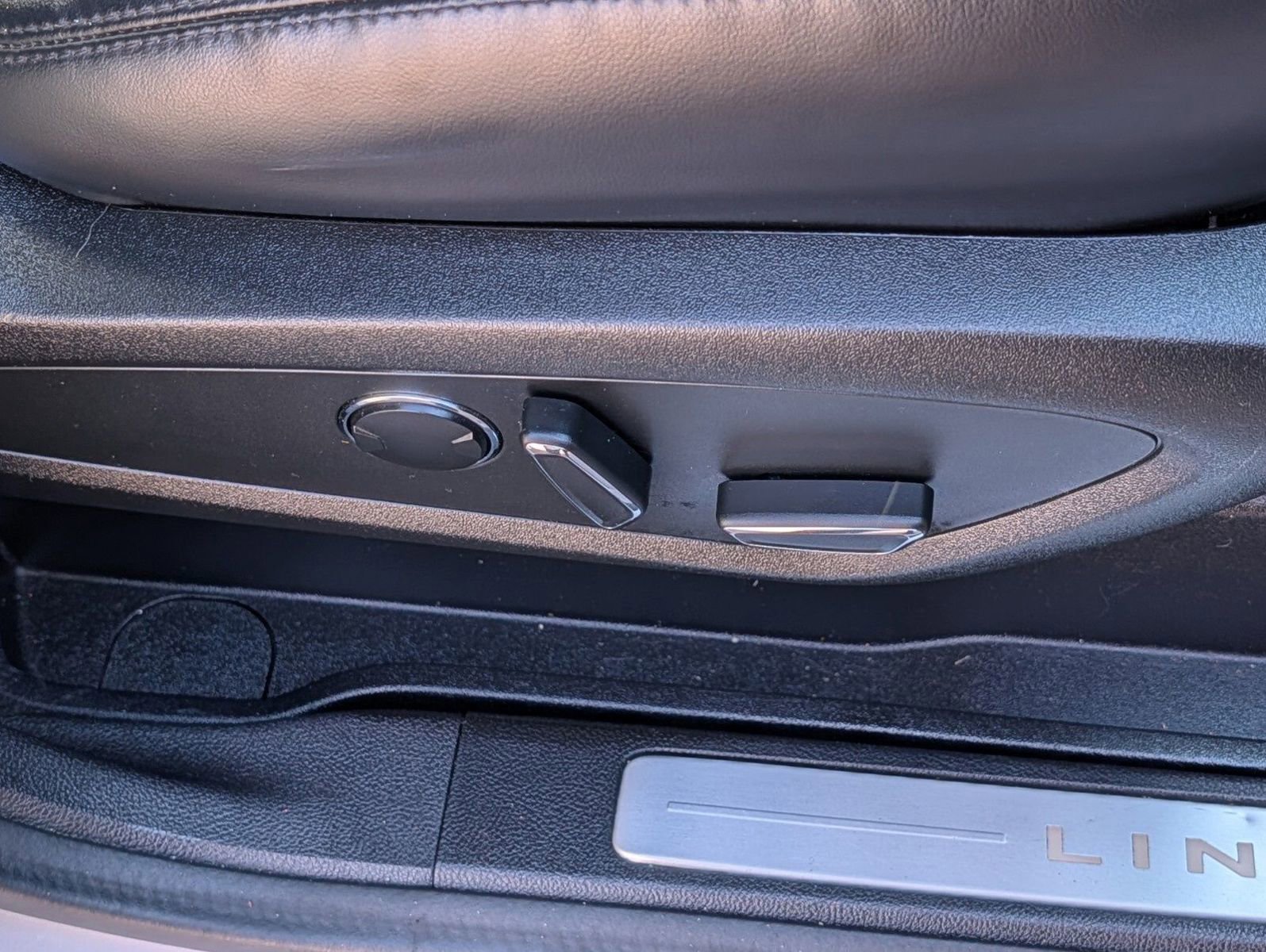 Used 2015 Lincoln MKC AWD w/ Equipment Group 102A Reserve image 24