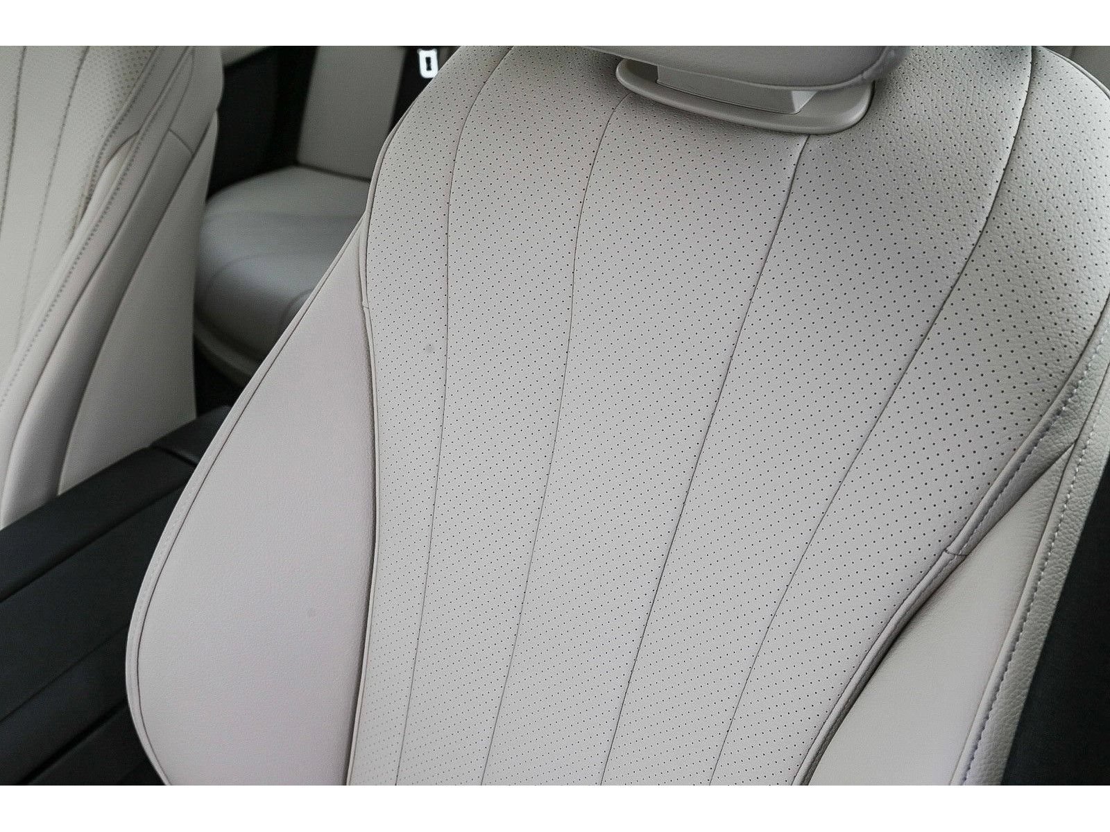 New 2024 Mercedes-Benz E 350 4MATIC Sedan image 23