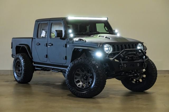 Used 2025 Jeep Gladiator Sport AWD/4WD image 4