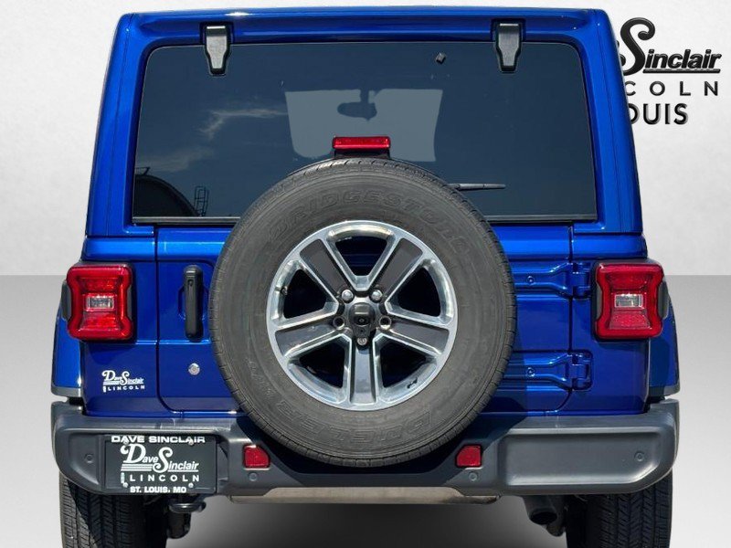 Used 2018 Jeep Wrangler Unlimited Sahara AWD/4WD image 4