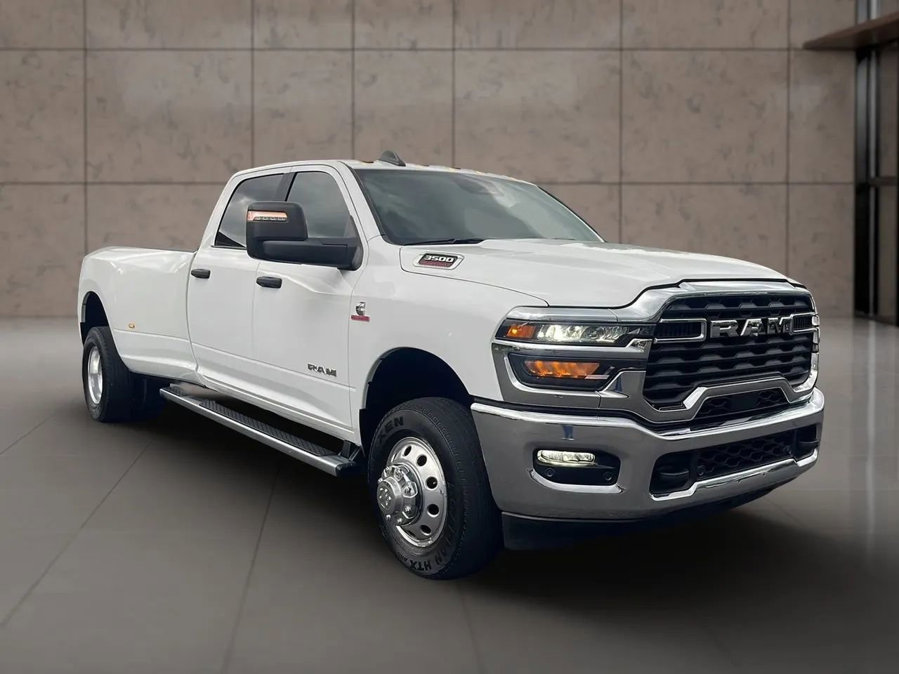 Used 2025 RAM 3500 Big Horn AWD/4WD image 7
