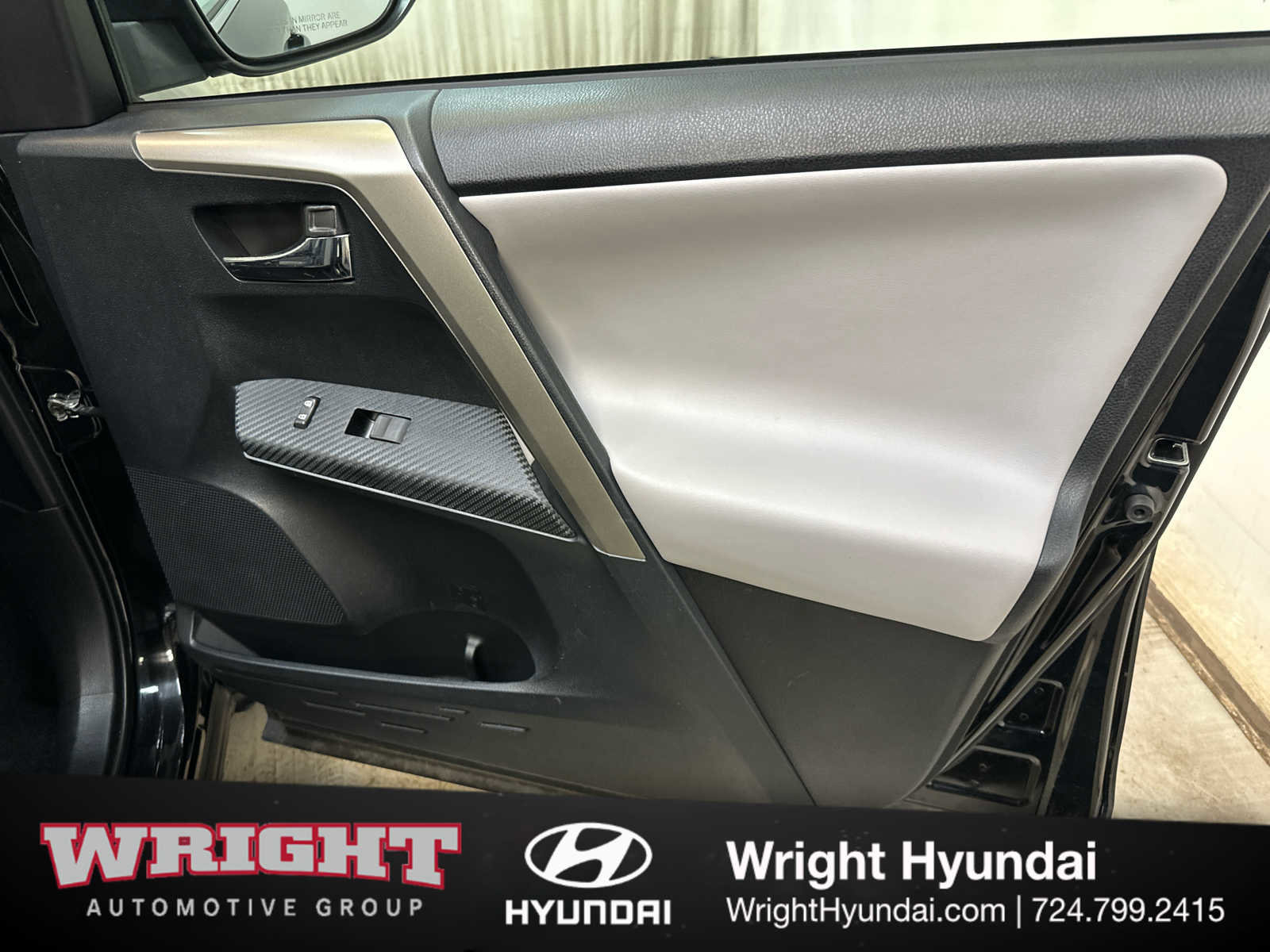 Used 2015 Toyota RAV4 Limited AWD/4WD image 25