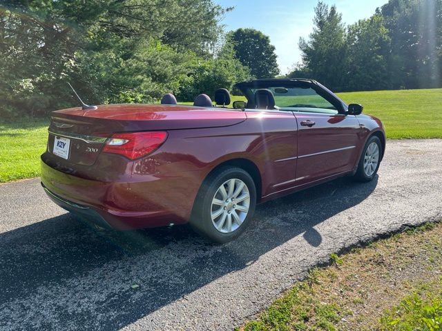Used 2014 Chrysler 200 Touring FWD image 3
