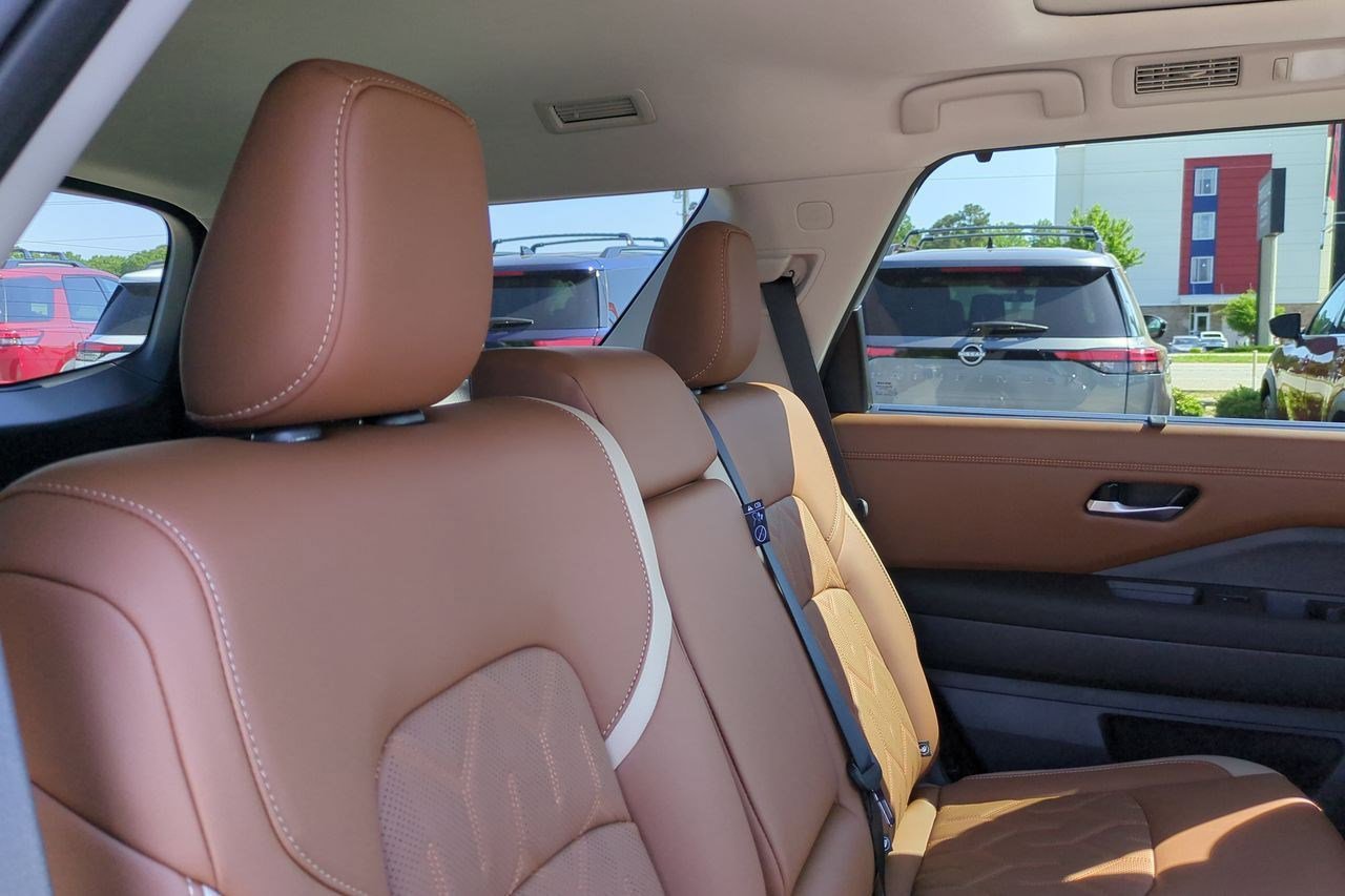 New 2026 Nissan Pathfinder Platinum w/ Cargo Package FWD image 37