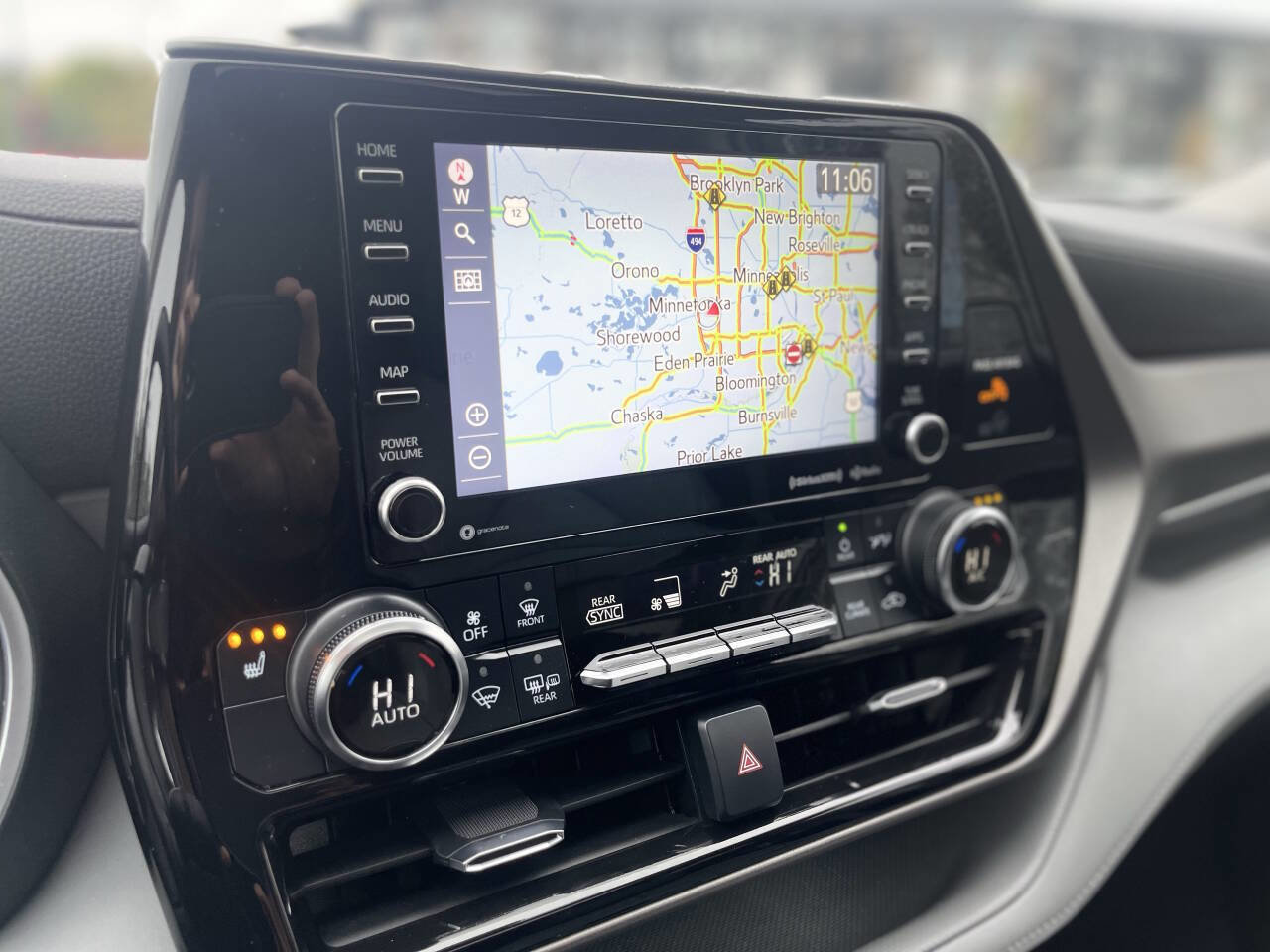 Used 2022 Toyota Highlander XLE image 26