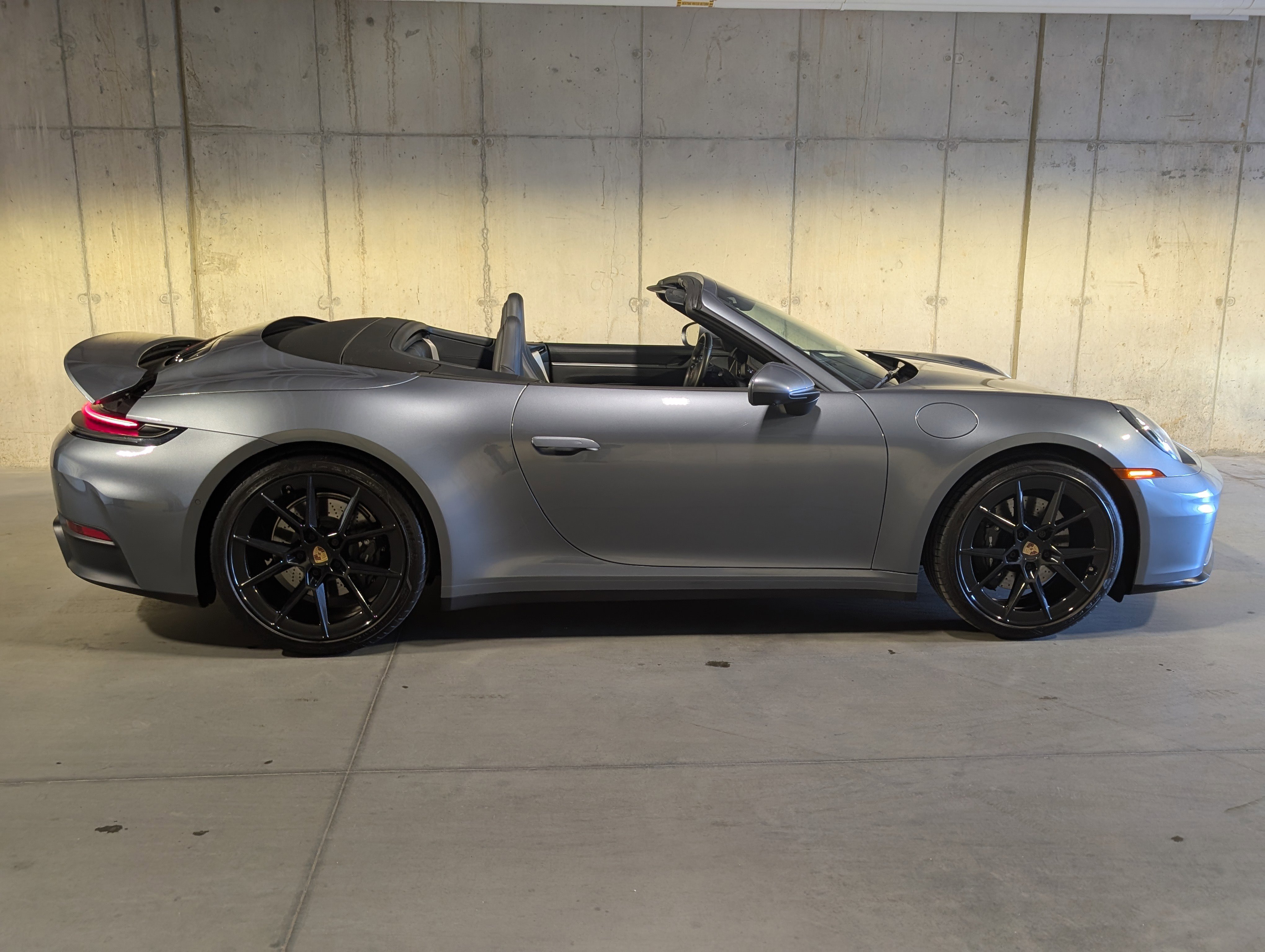 Certified 2025 Porsche 911 Carrera image 10