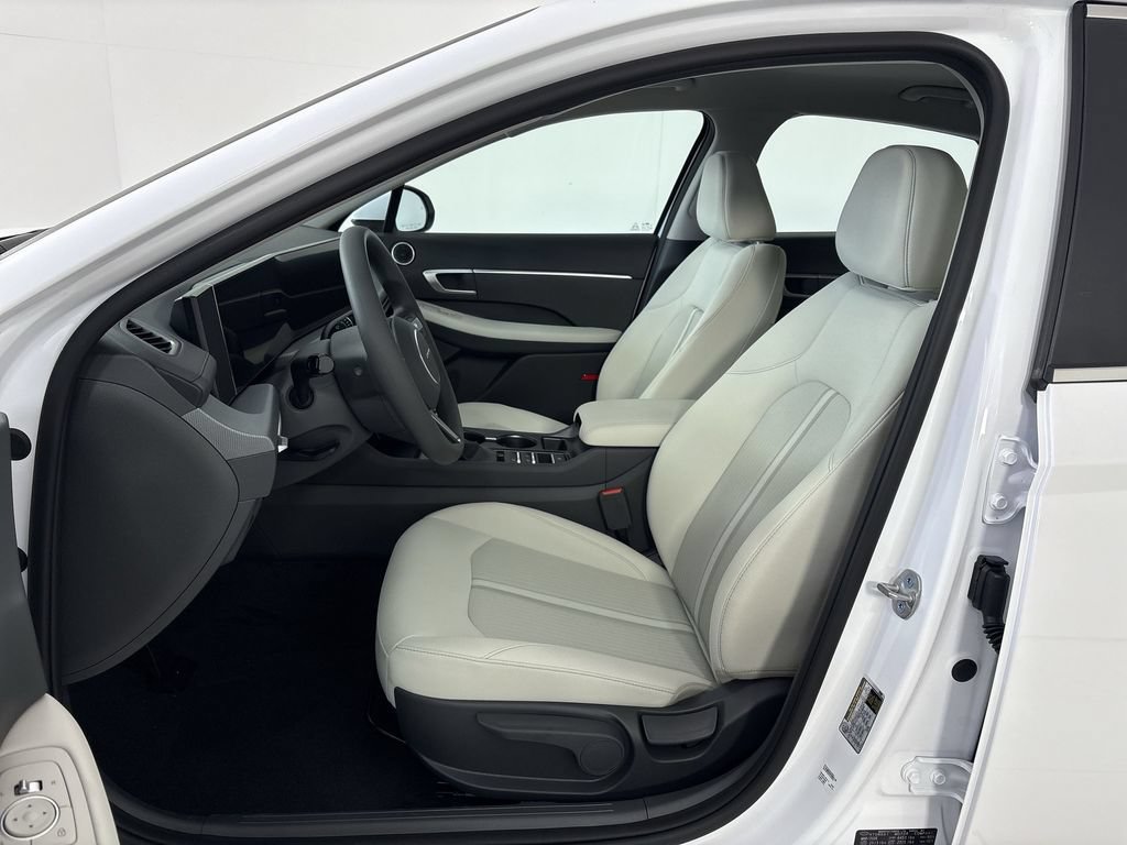 New 2026 Hyundai Sonata SE FWD image 13
