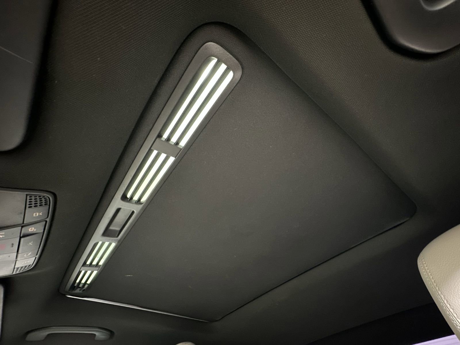 Used 2018 Mercedes-Benz C 300 C 300 image 26