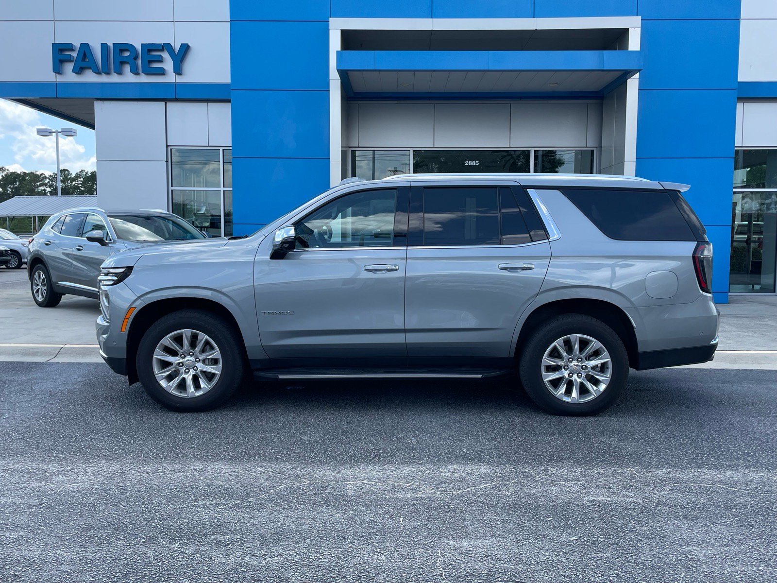 Used 2025 Chevrolet Tahoe Premier RWD image 2