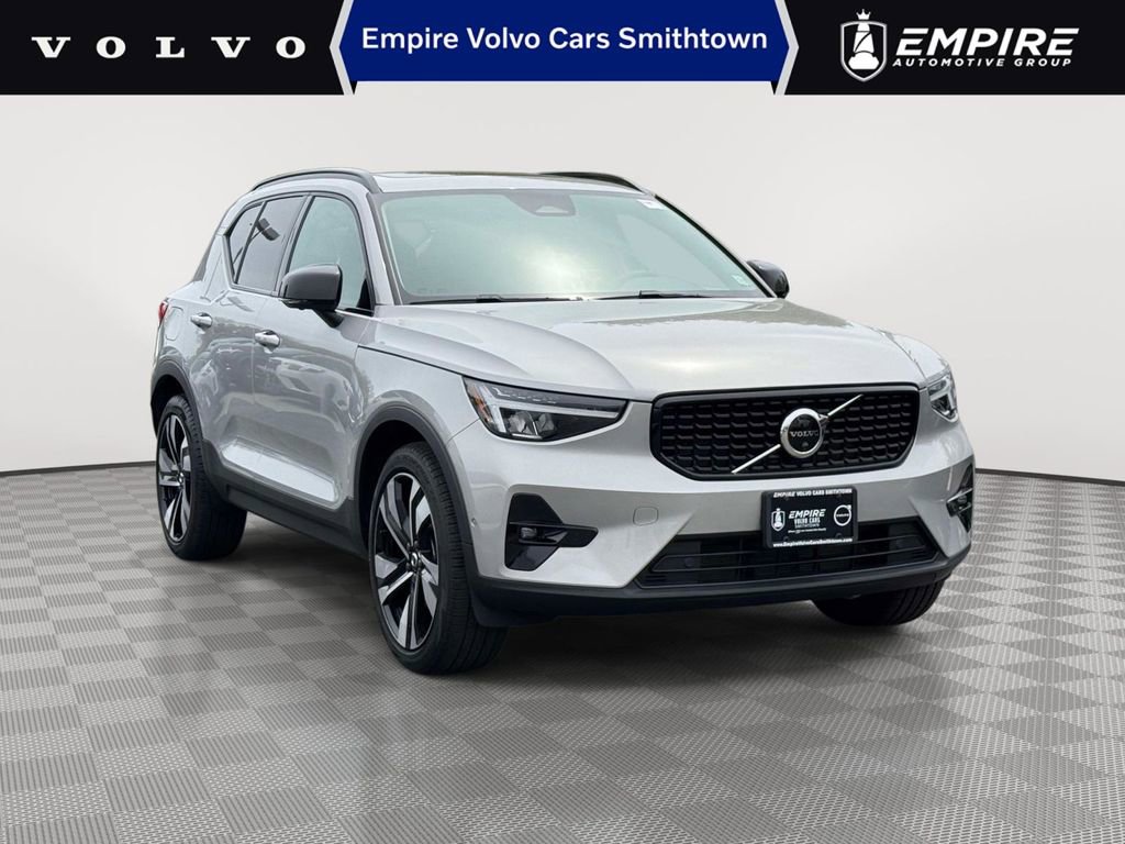 Used 2023 Volvo XC40 B5 Plus w/ Protection Package Premier