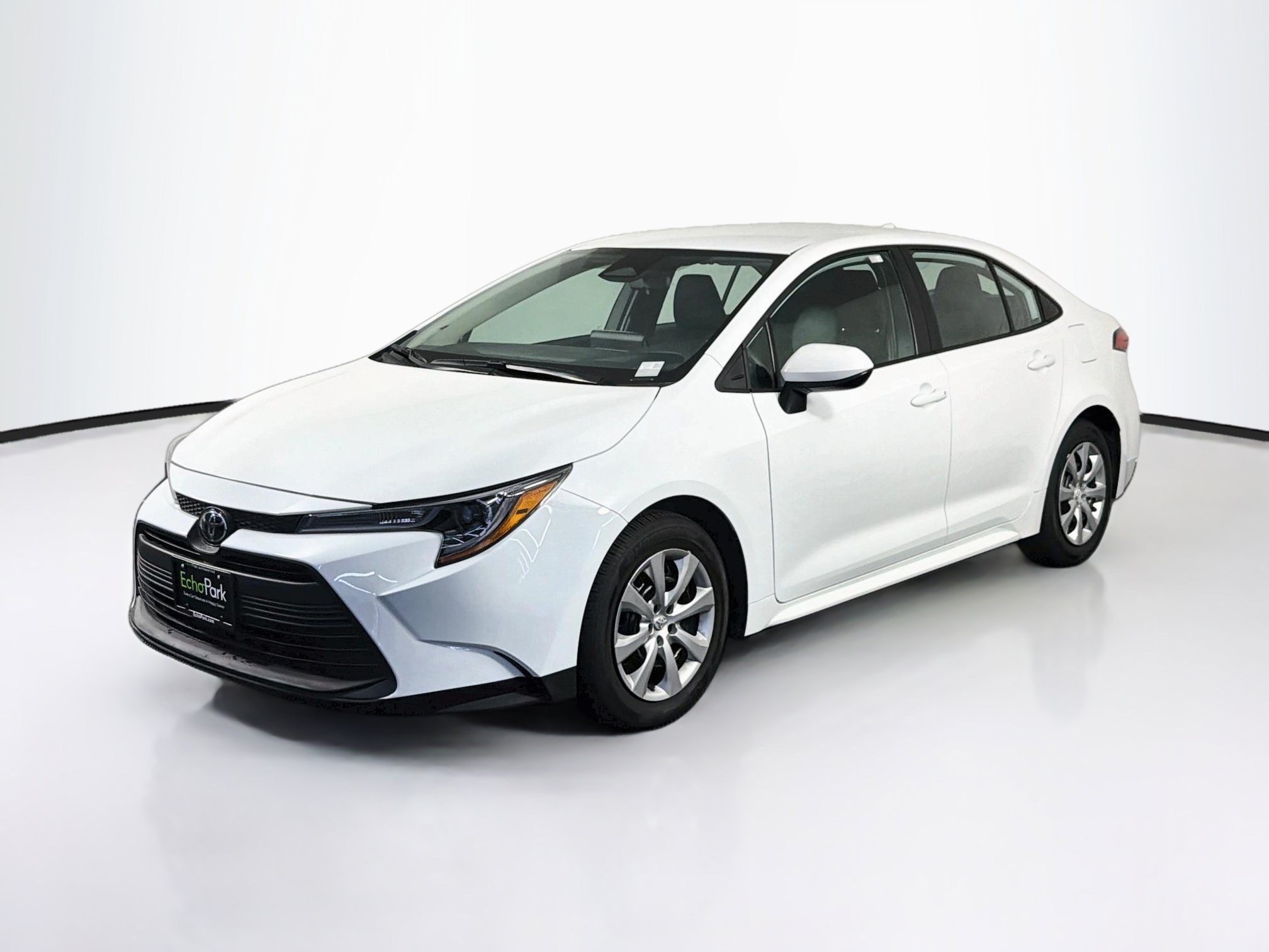 Used 2026 Toyota Corolla LE FWD image 3
