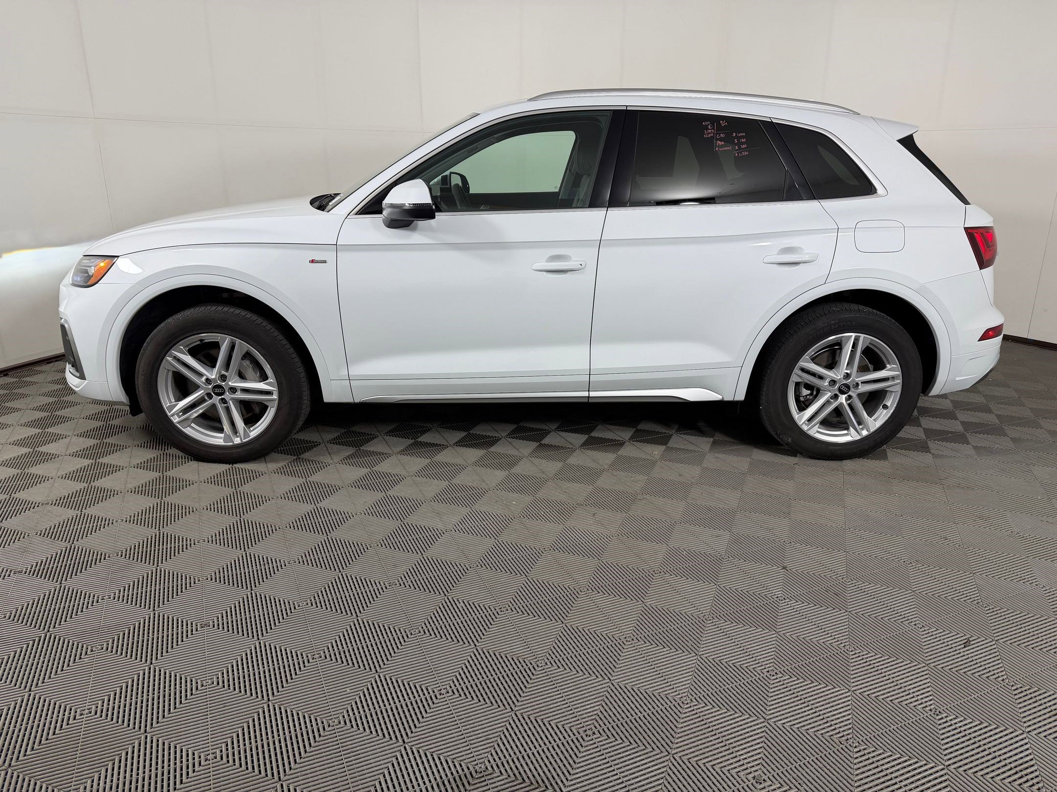 Certified 2023 Audi Q5 e Premium Plus w/ Premium Plus Package AWD/4WD image 2