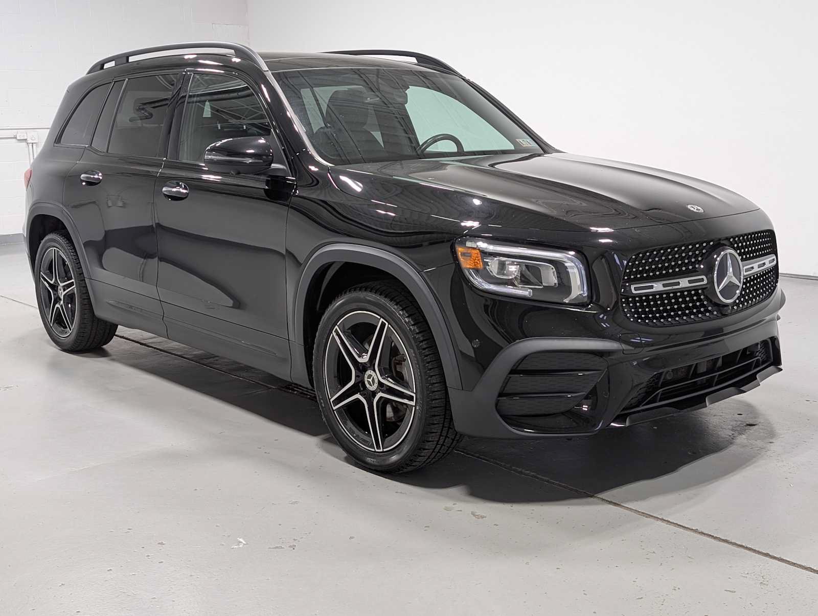 Used 2023 Mercedes-Benz GLB 250 4MATIC image 7