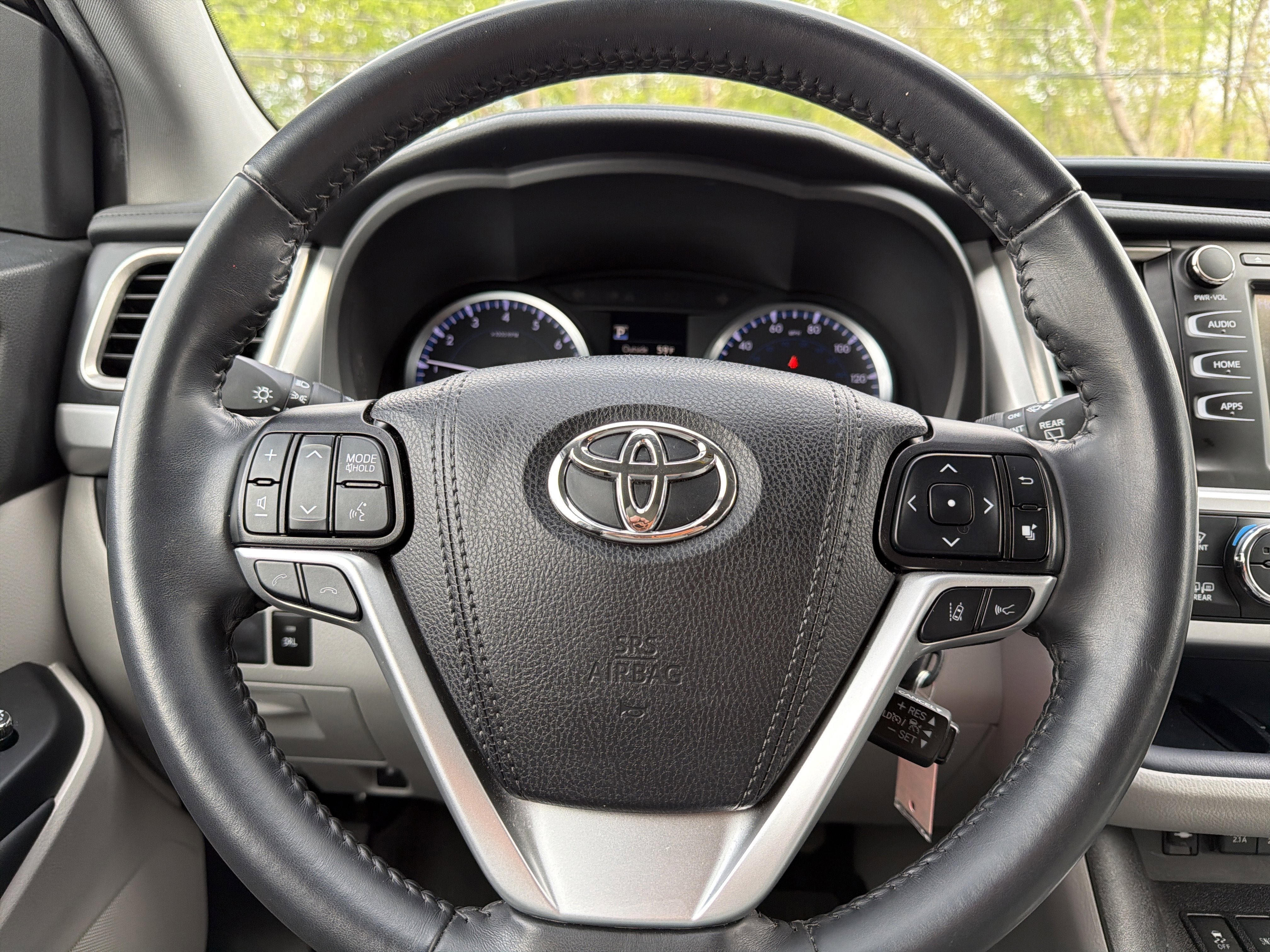 Used 2019 Toyota Highlander Plus AWD/4WD image 14