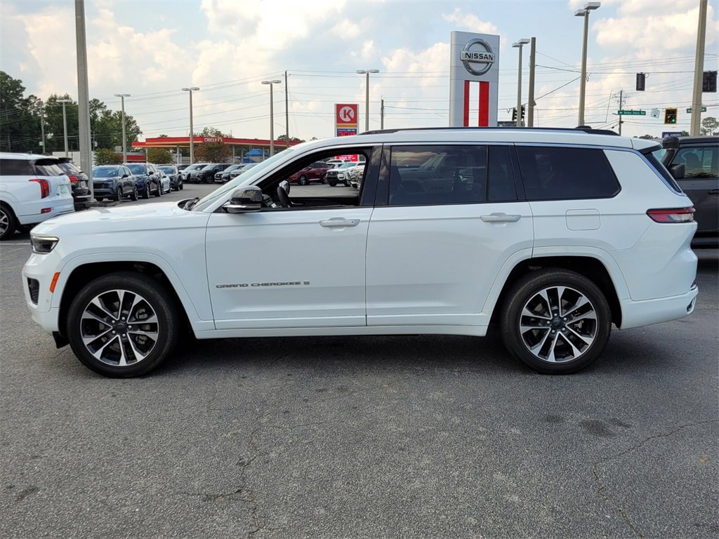 Used 2023 Jeep Grand Cherokee L Overland image 2