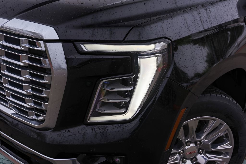 Certified 2025 GMC Yukon Denali image 3