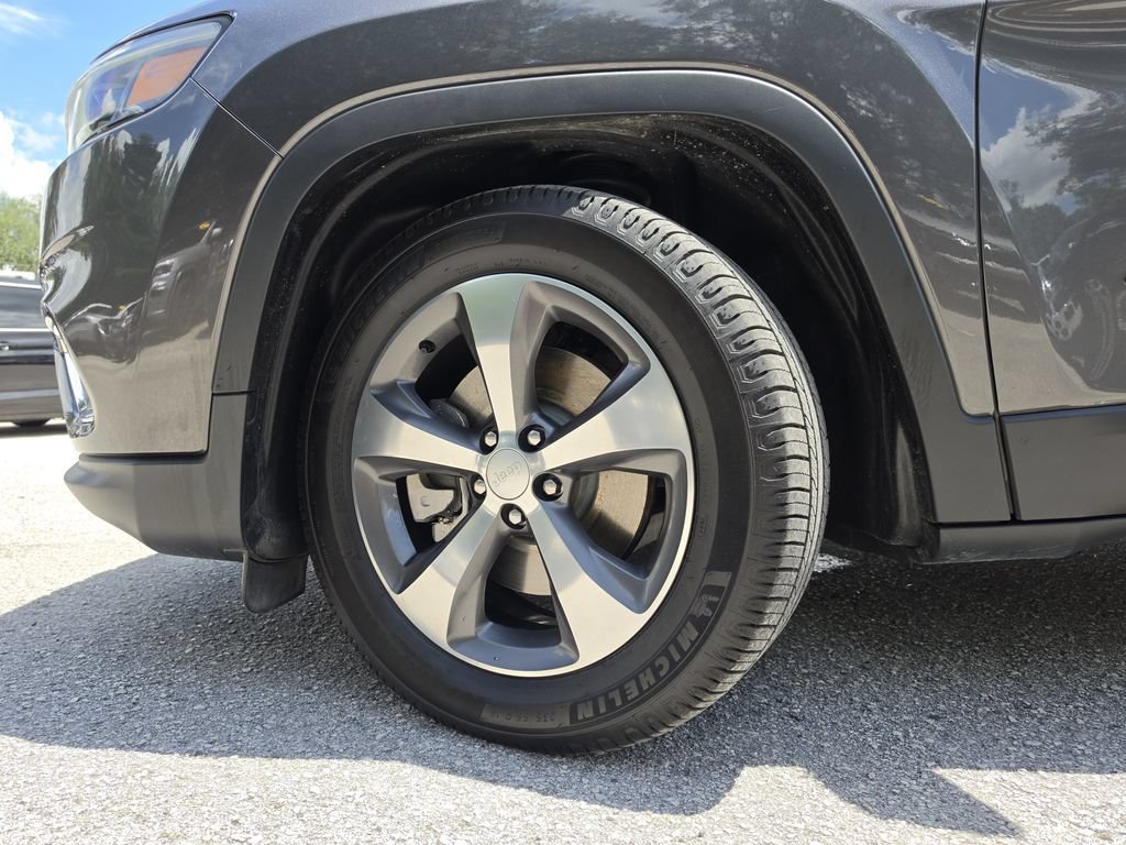 Certified 2019 Jeep Cherokee Limited FWD image 33