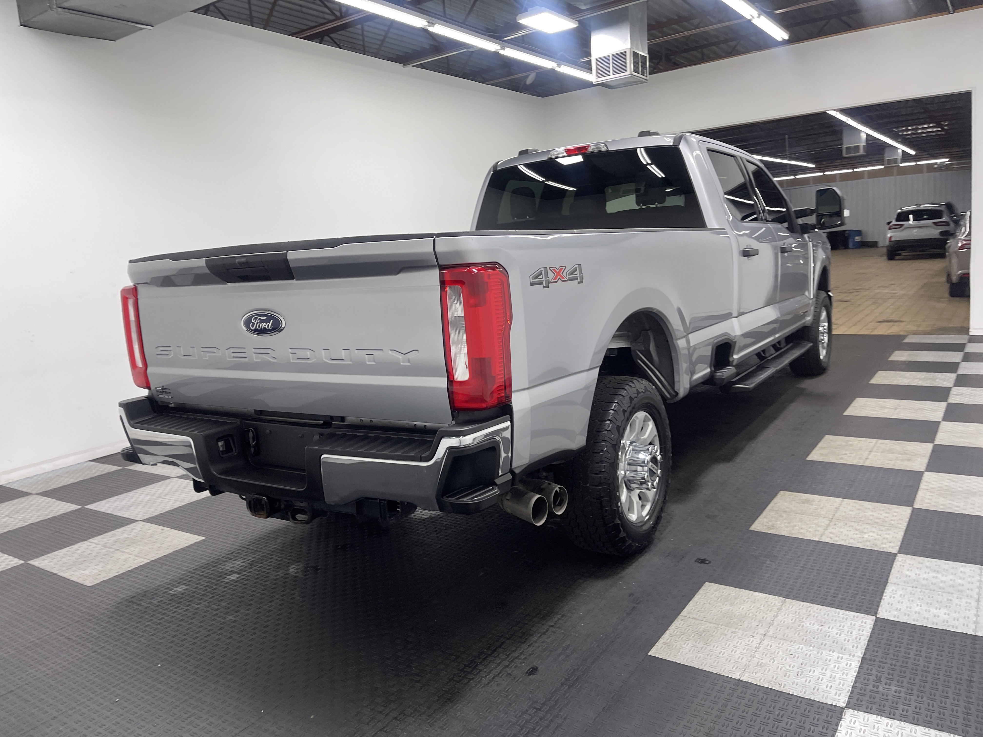 Used 2024 Ford F350 XLT image 5