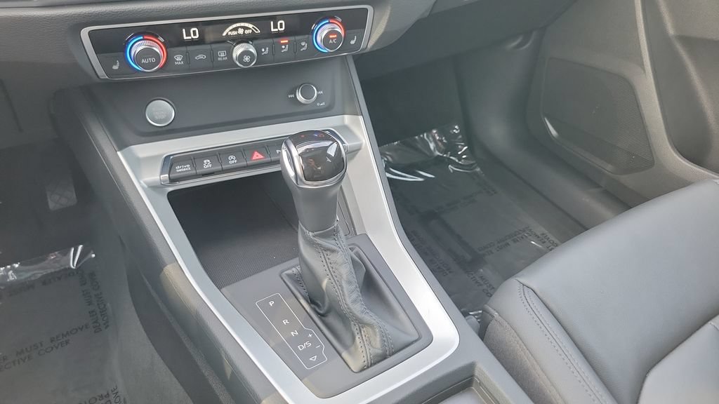 Used 2020 Audi Q3 2.0T Premium w/ Convenience Package AWD/4WD image 15