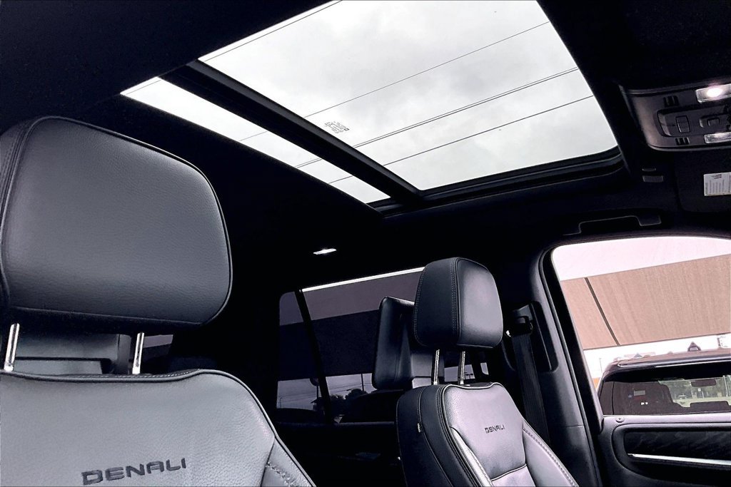 Used 2021 GMC Yukon Denali RWD image 20