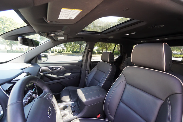 Used 2023 Chevrolet Traverse Premier w/ Redline Edition FWD image 20