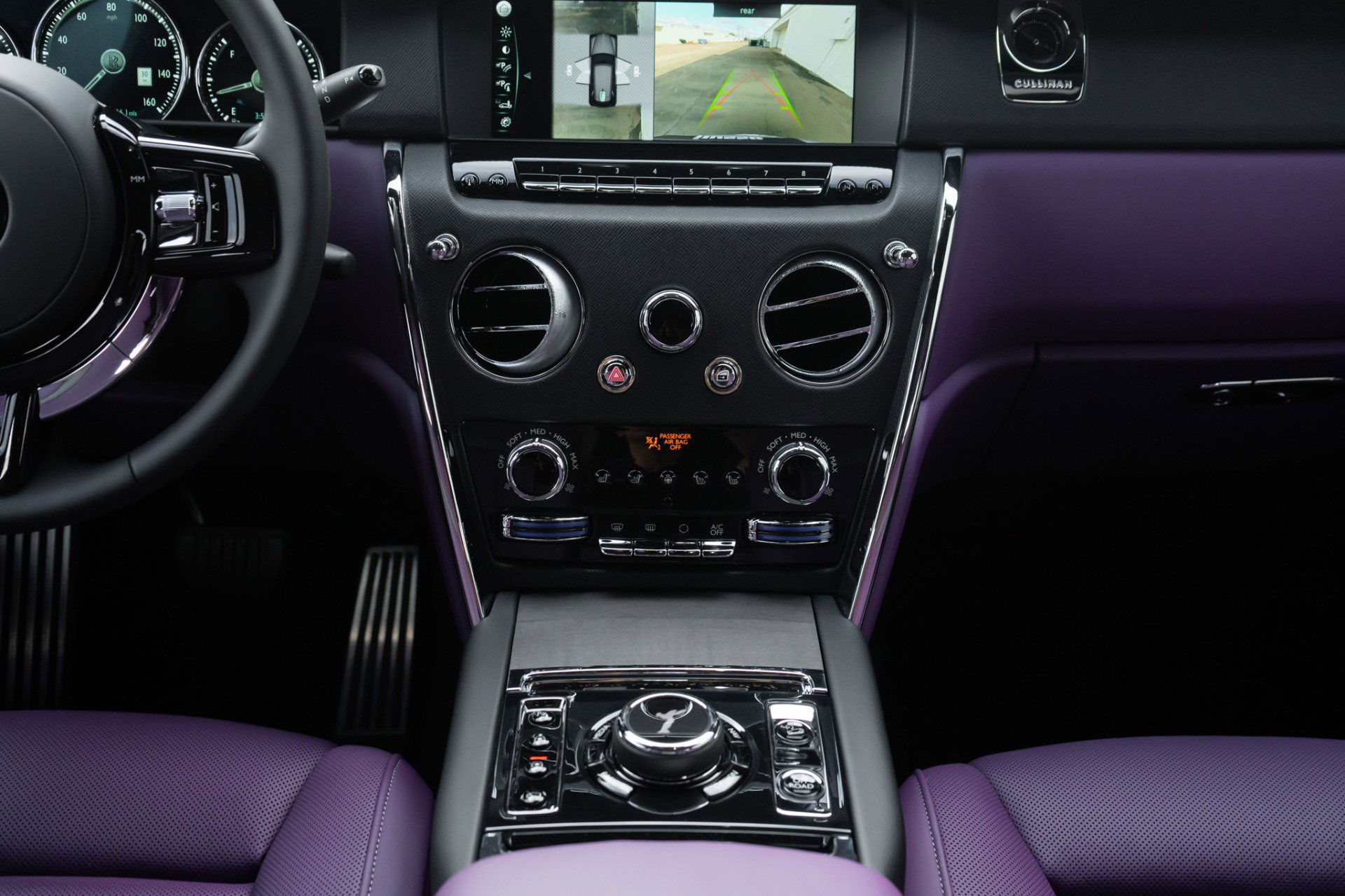 Used 2024 Rolls-Royce Cullinan image 21