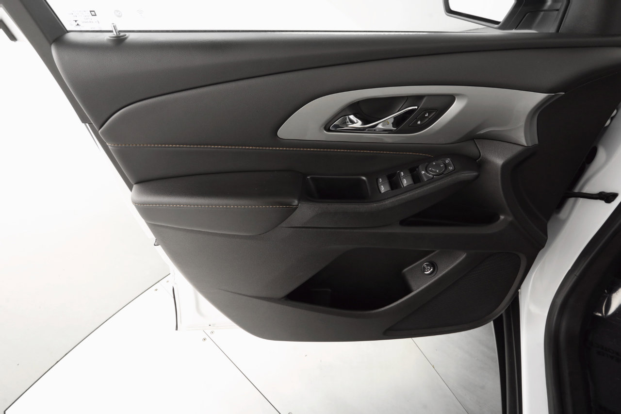 Used 2021 Chevrolet Traverse LT image 10