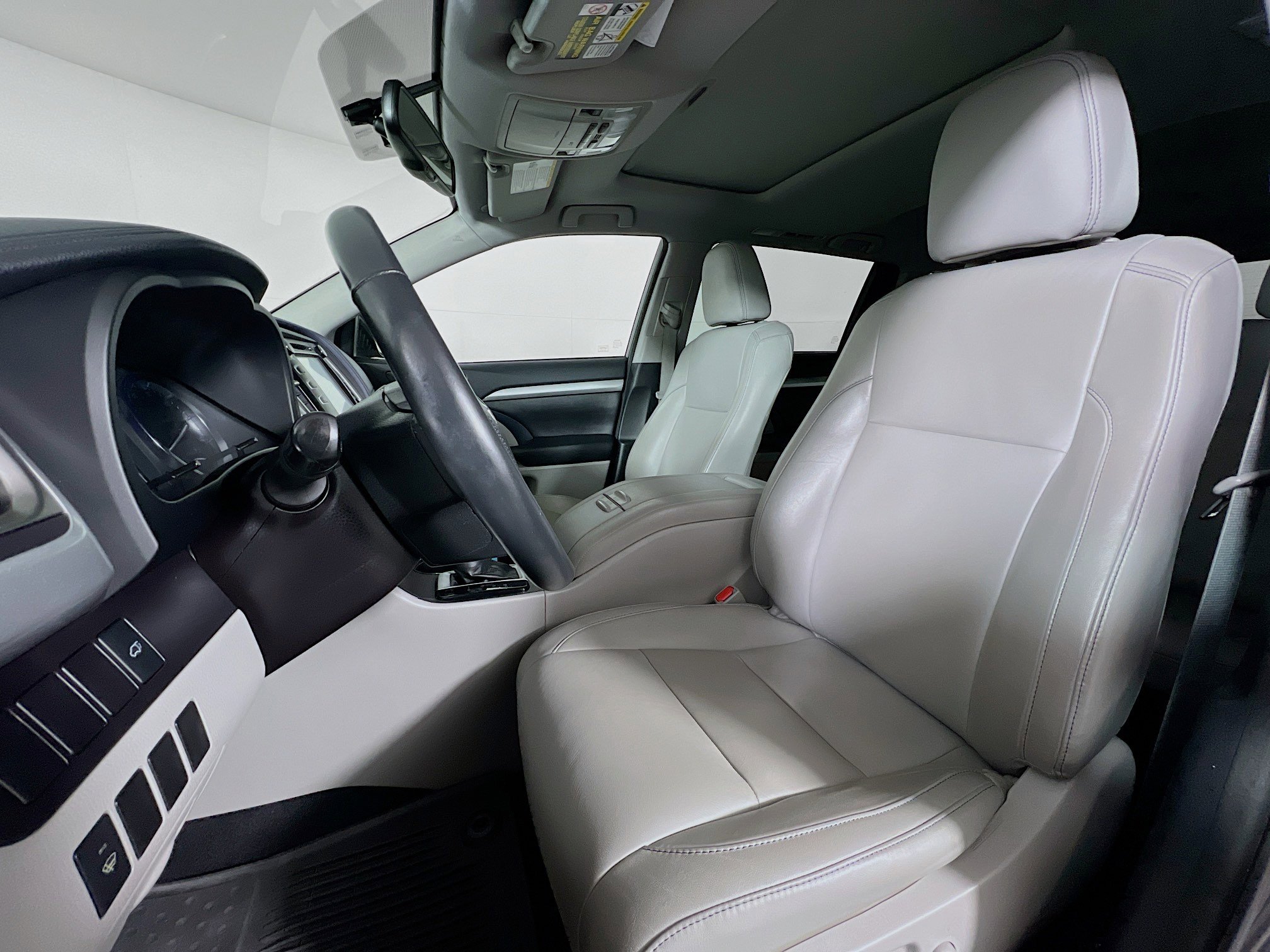 Used 2015 Toyota Highlander XLE image 11