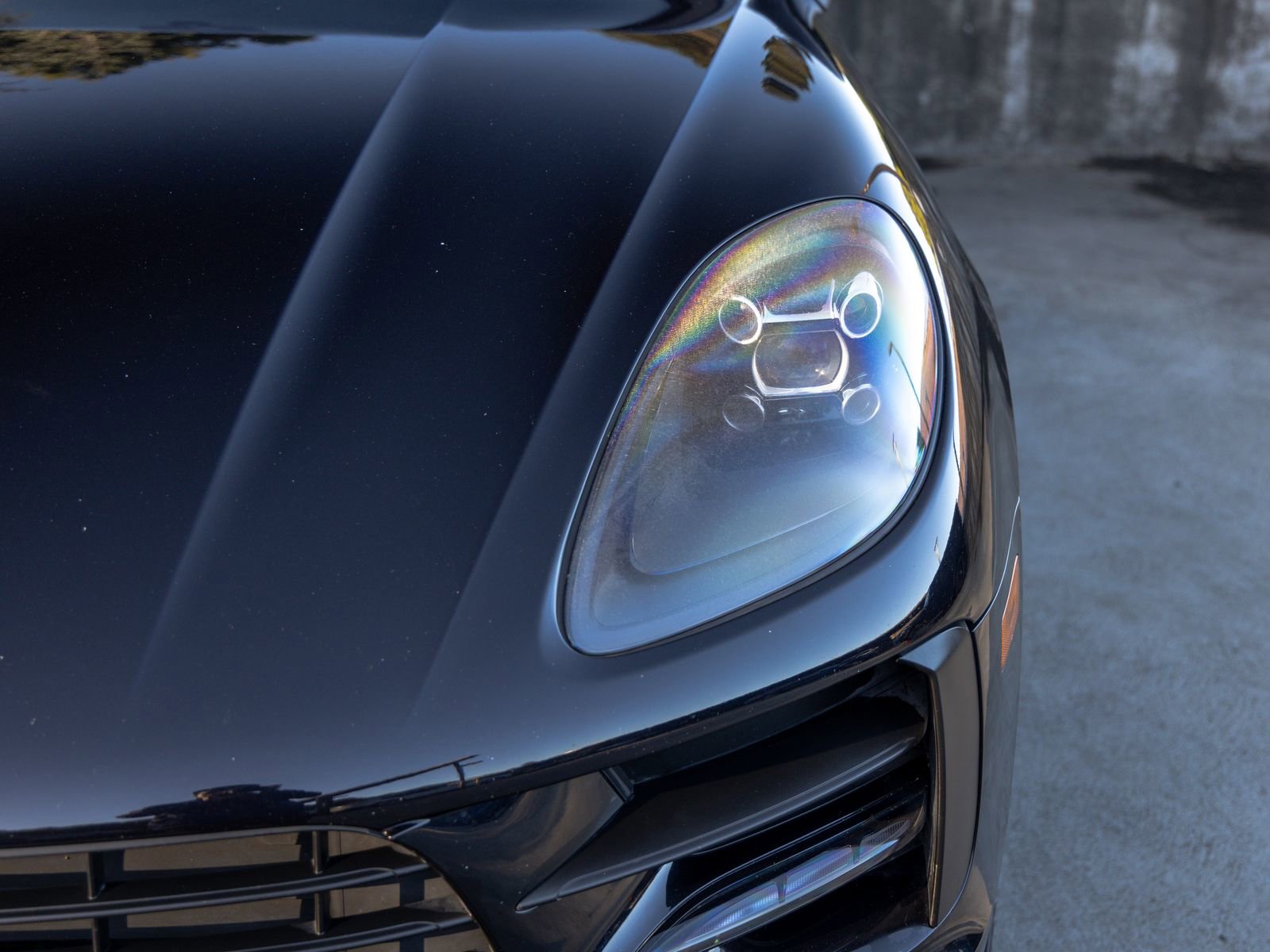 Certified 2020 Porsche Macan AWD/4WD image 16