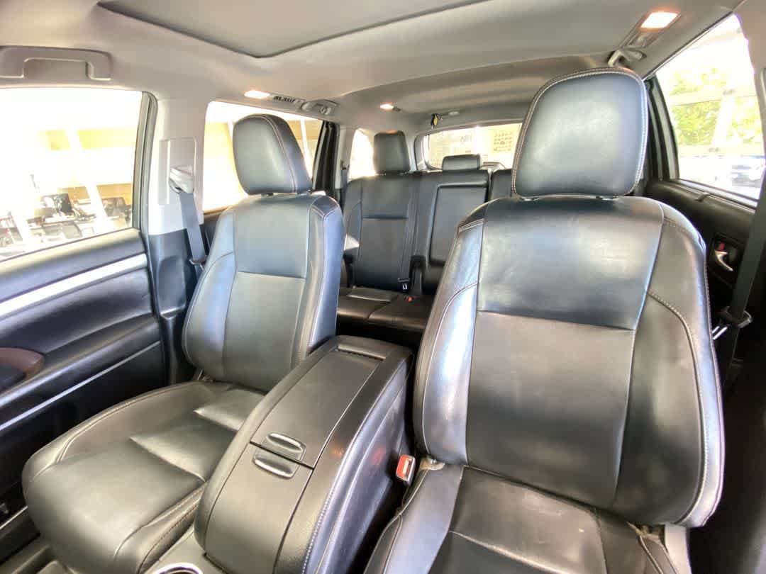 Used 2019 Toyota Highlander XLE AWD/4WD image 14