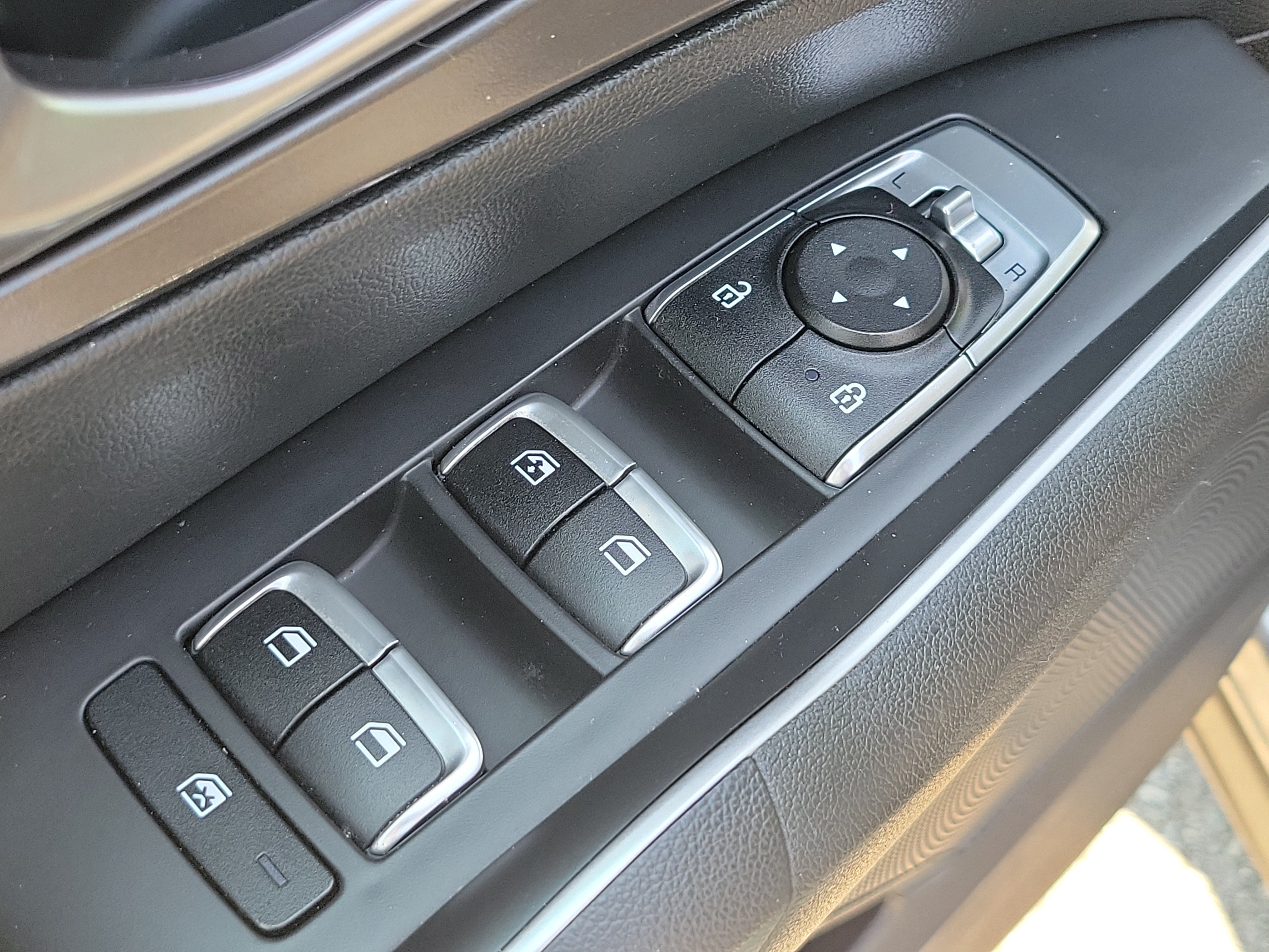 Used 2021 Kia Sorento LX AWD/4WD image 21