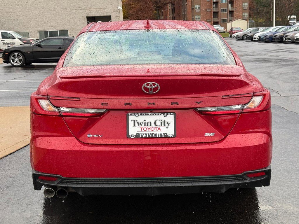 Certified 2025 Toyota Camry SE FWD image 5