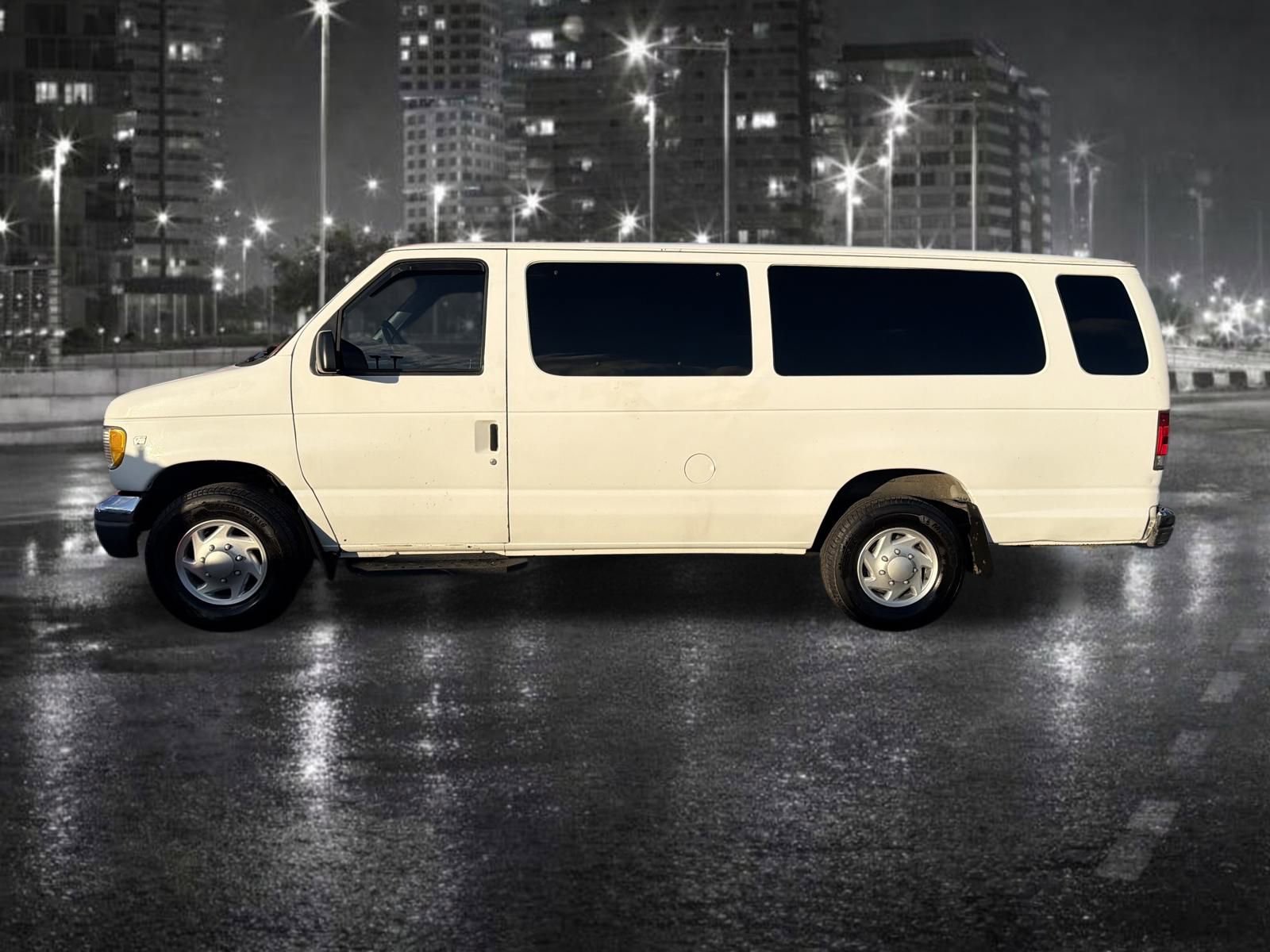 Used 2000 Ford E-350 and Econoline 350 XLT image 2