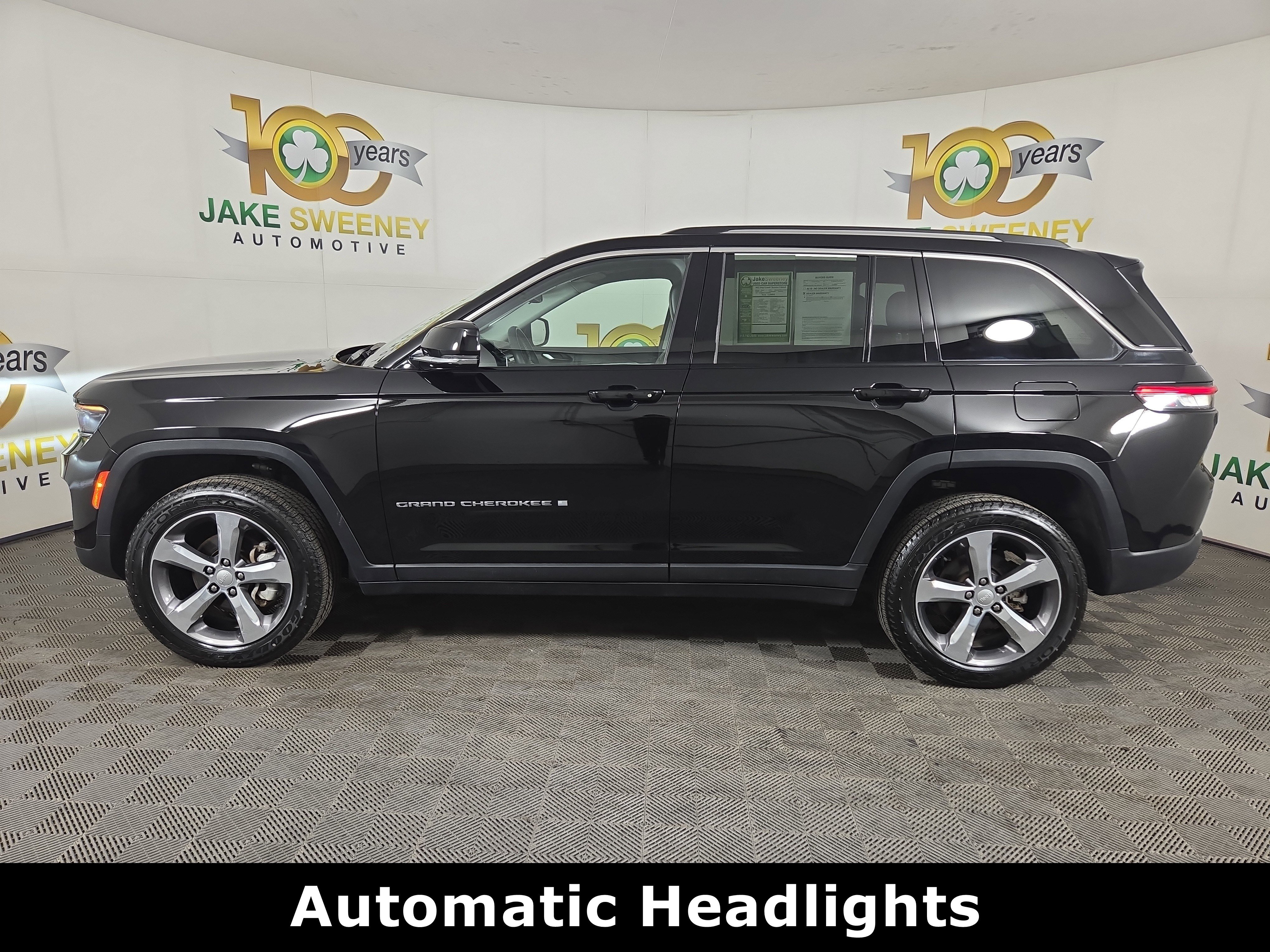 Used 2022 Jeep Grand Cherokee Limited AWD/4WD image 4