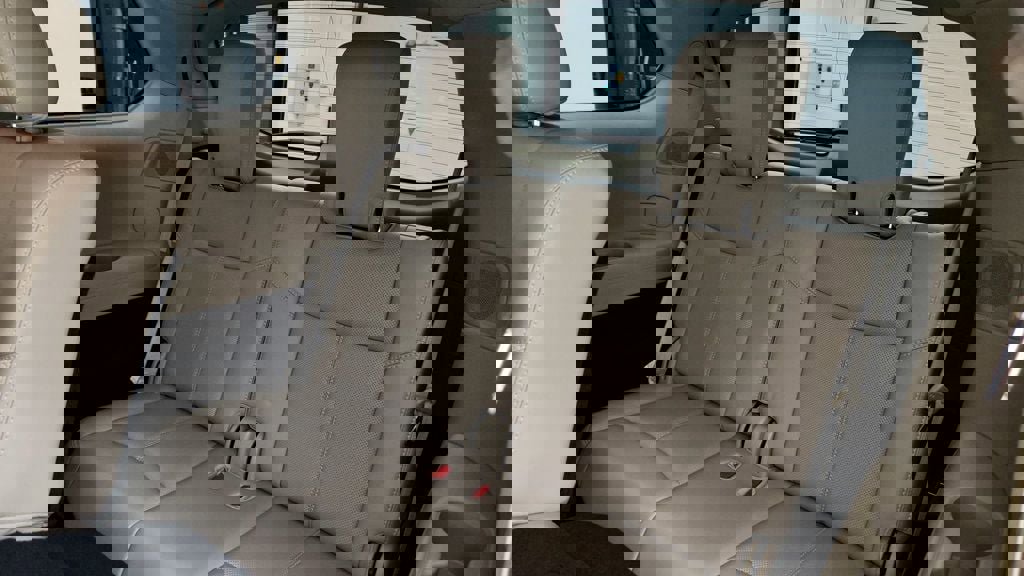 Used 2019 Nissan Pathfinder Platinum w/ Cargo Package image 24