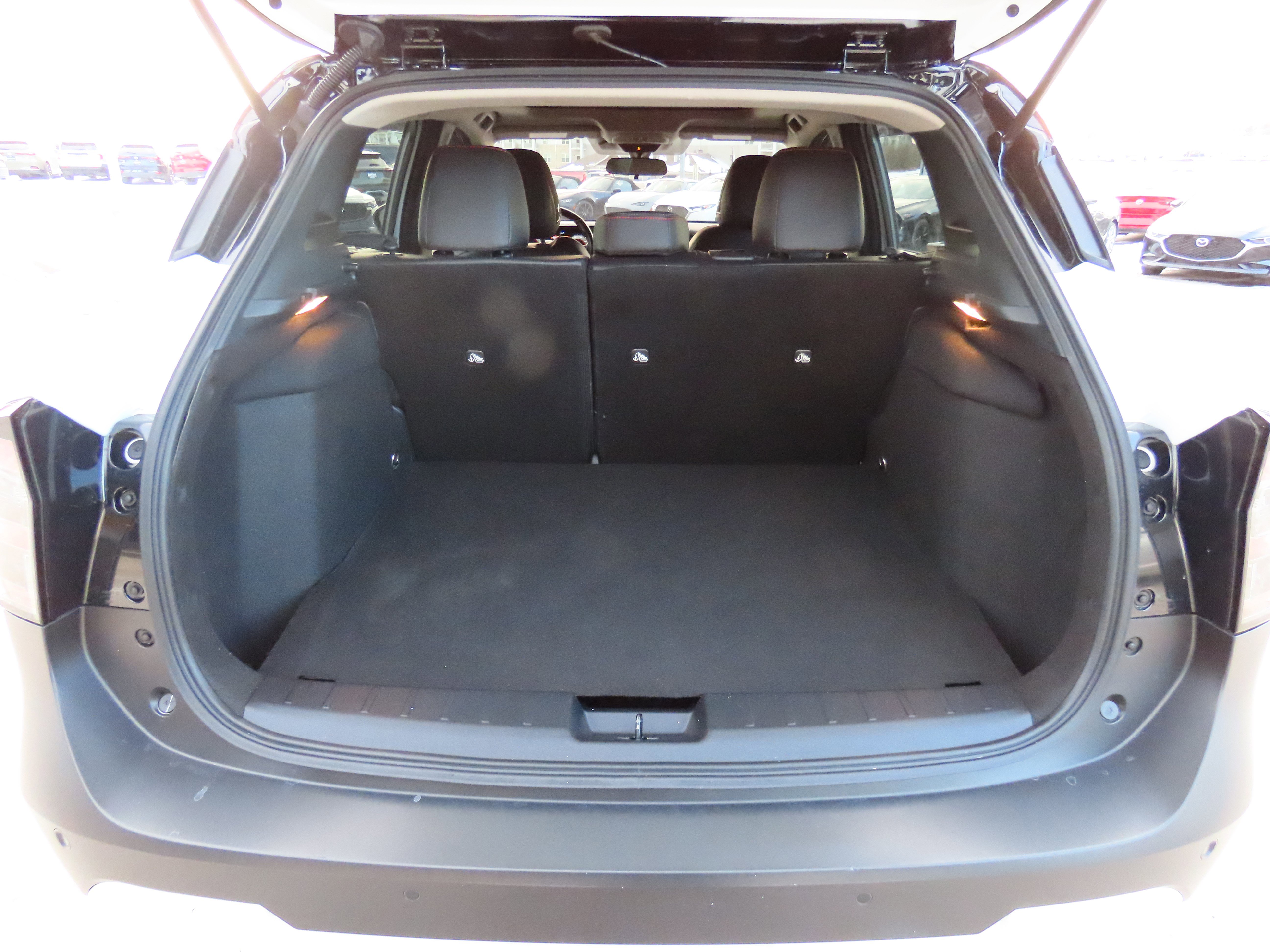 Used 2025 Nissan Kicks SR w/ SR Premium Package image 19