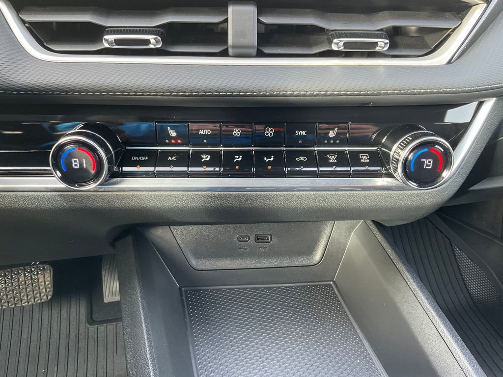 Used 2026 Chevrolet Equinox LT w/ Convenience Package II image 9