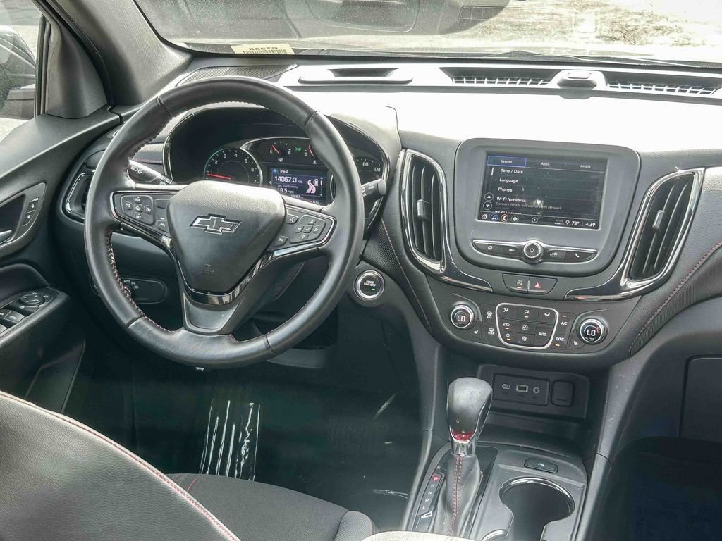 Used 2022 Chevrolet Equinox RS w/ LPO, Cargo Package FWD image 13