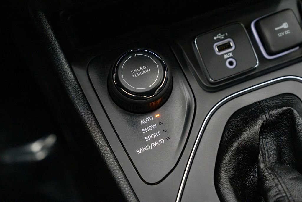 Used 2020 Jeep Cherokee Latitude image 18