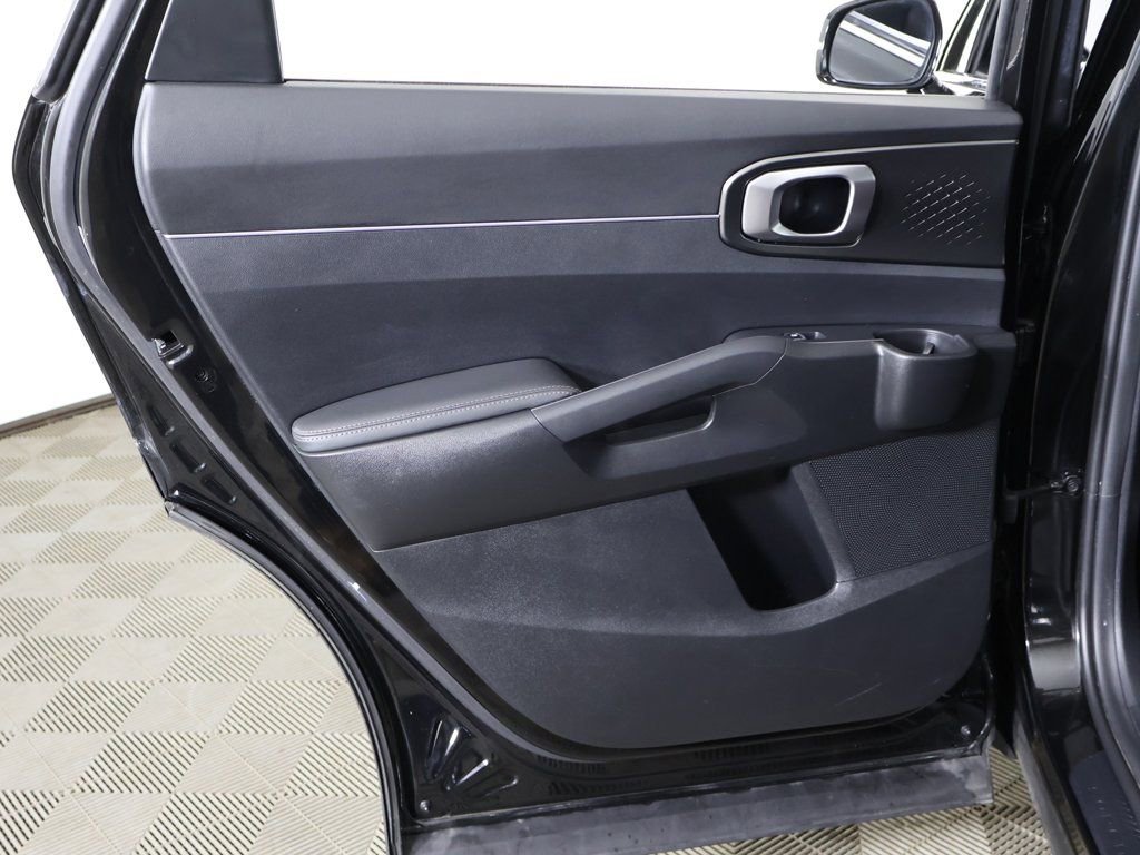 Used 2023 Kia Sorento EX image 26