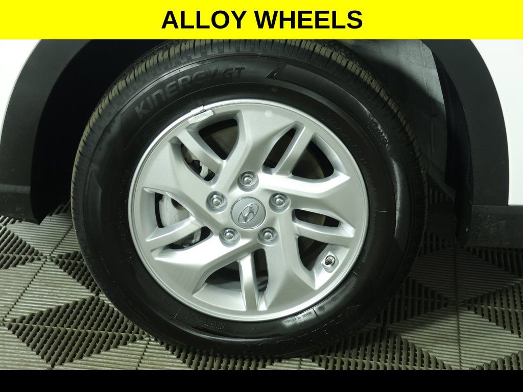 Used 2026 Hyundai Venue SE FWD image 9