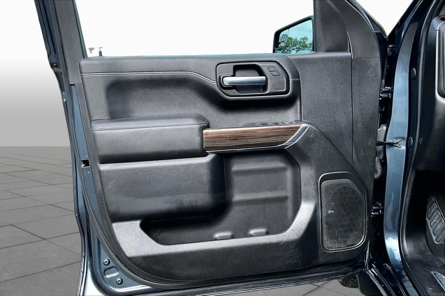 Used 2021 Chevrolet Silverado 1500 LT RWD image 22