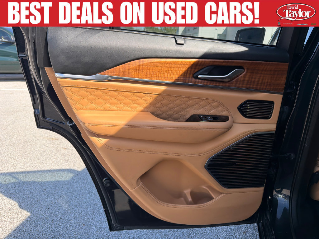 Used 2022 Jeep Grand Cherokee Summit AWD/4WD image 30