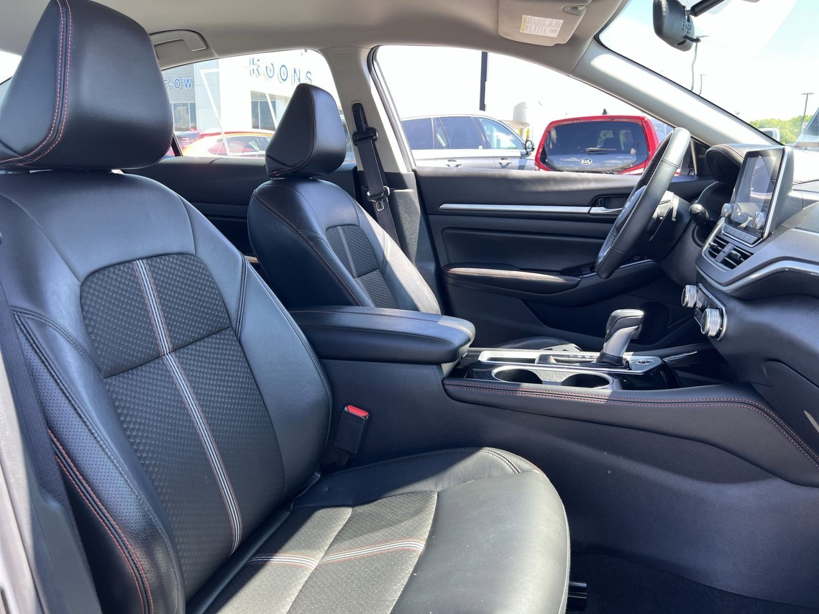 Used 2024 Nissan Altima 2.5 SR FWD image 33