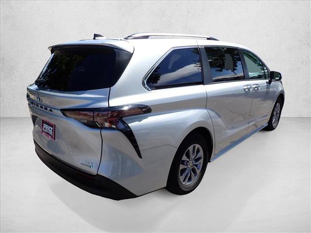 Used 2023 Toyota Sienna XLE w/ XLE Plus Package AWD/4WD image 4