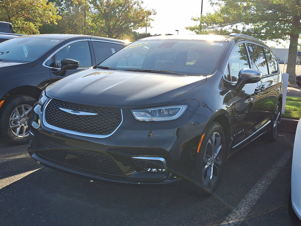 New 2026 Chrysler Pacifica Pinnacle image 1